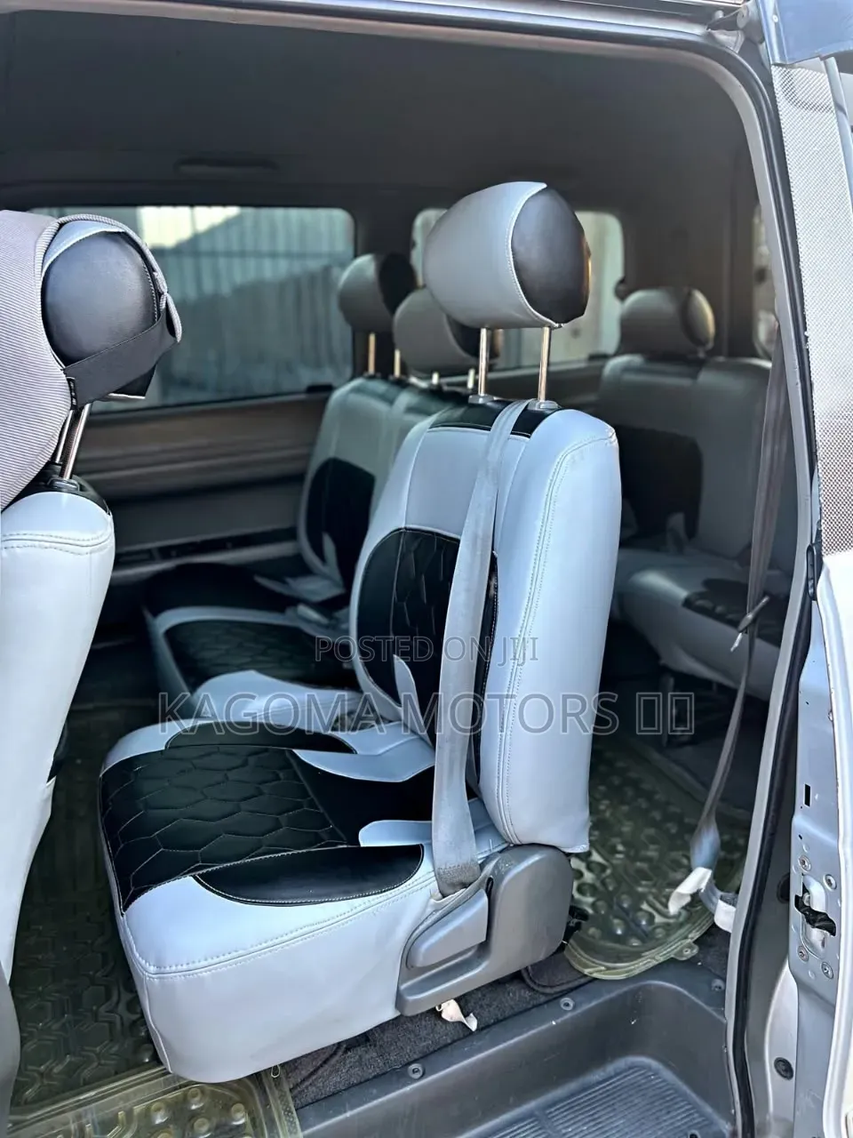 Toyota LiteAce Noah 2001 Silver