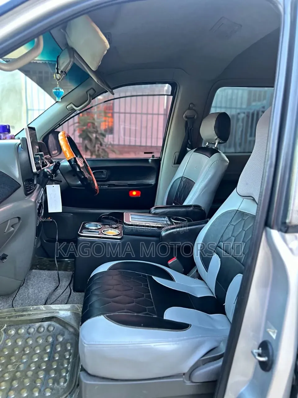 Toyota LiteAce Noah 2001 Silver
