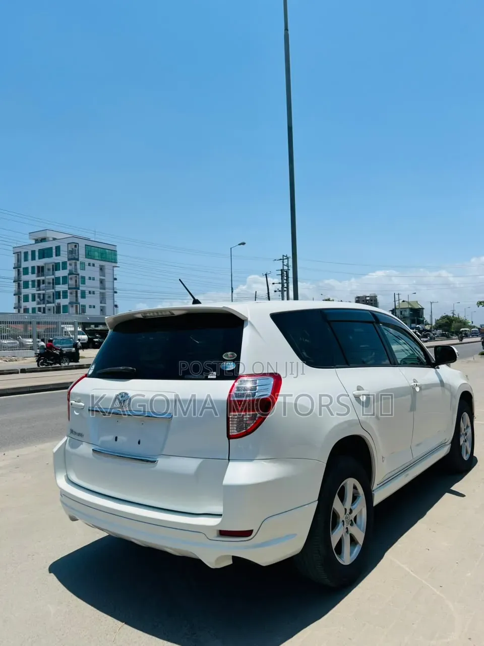 Toyota Vanguard 2009 White