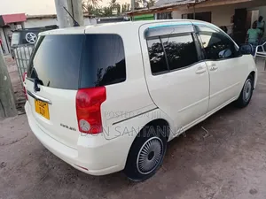 Toyota Raum 2004 White