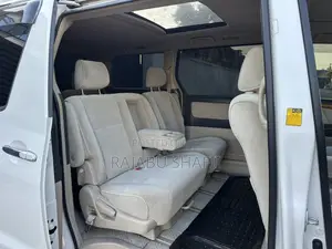 Toyota Alphard 2.4 Petrol FWD 2007 White