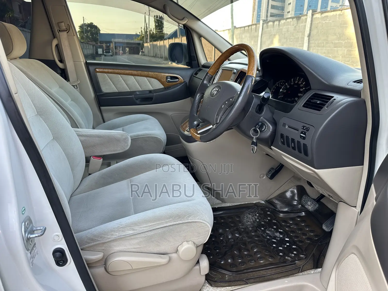 Toyota Alphard 2.4 Petrol FWD 2007 White