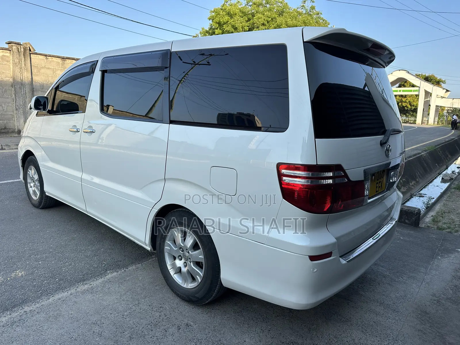 Toyota Alphard 2.4 Petrol FWD 2007 White