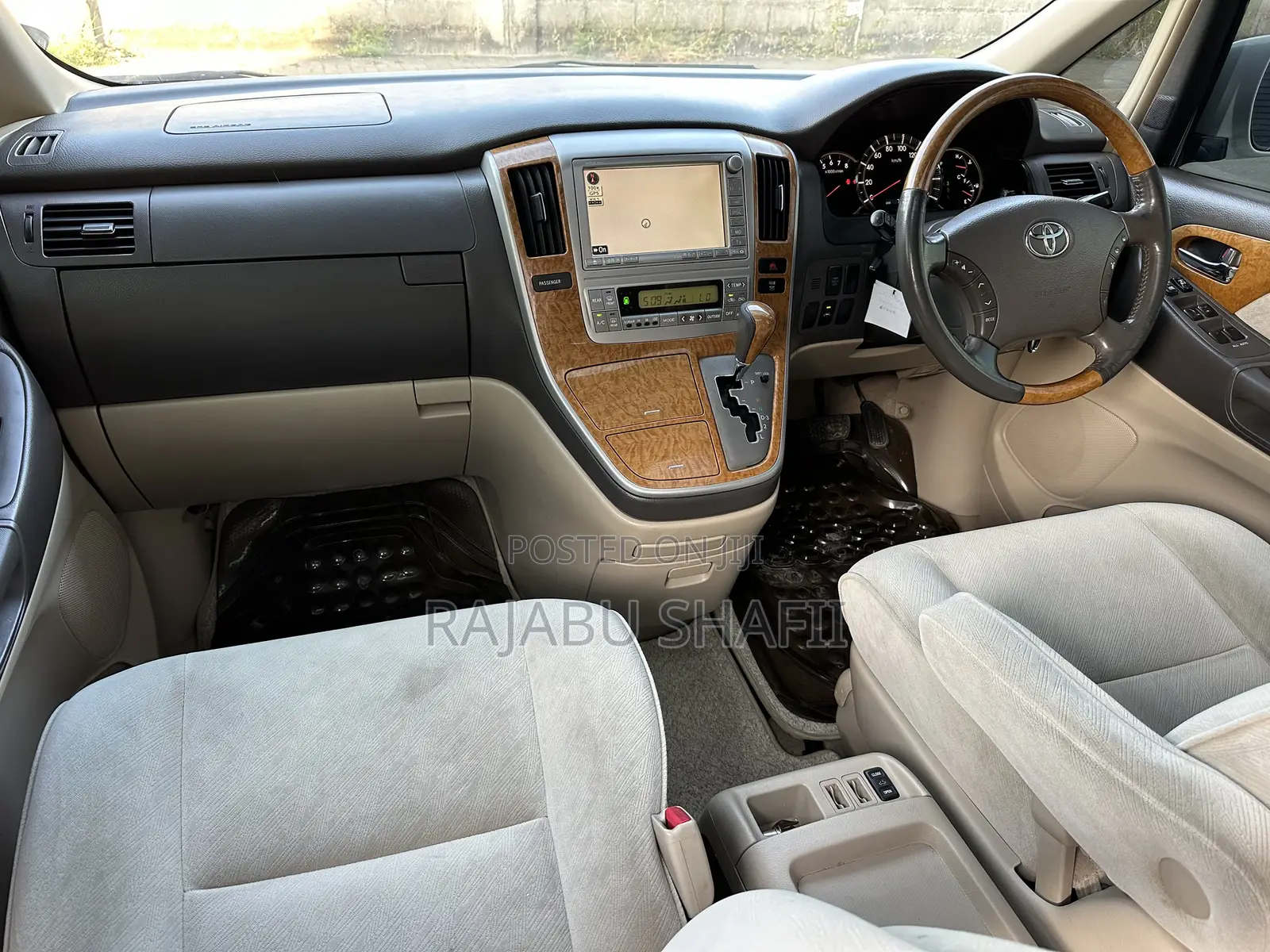 Toyota Alphard 2.4 Petrol FWD 2007 White