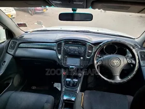 Toyota Kluger 2003 Silver