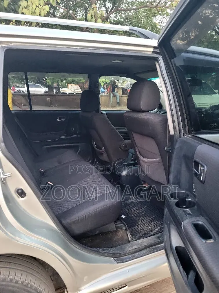 Toyota Kluger 2003 Silver