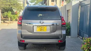 Toyota Land Cruiser Prado 2006 Gray
