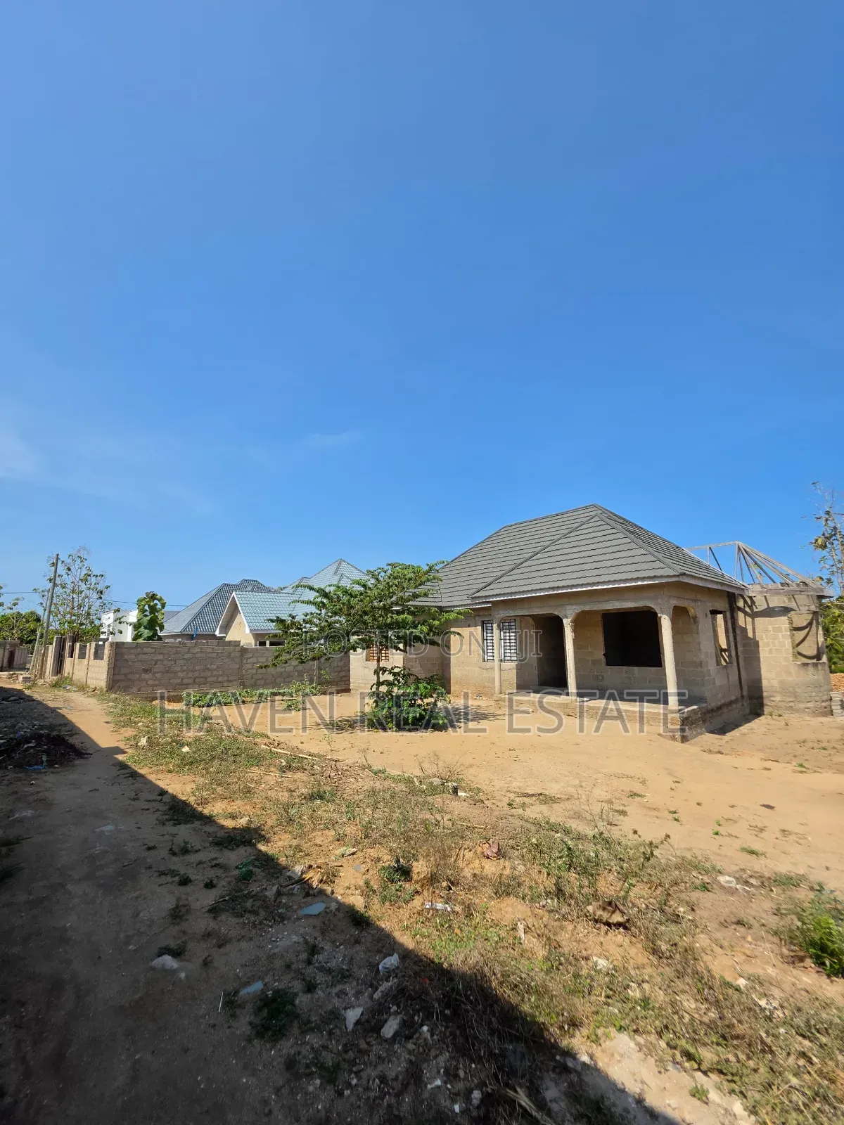 3bdrm House in Goba for sale