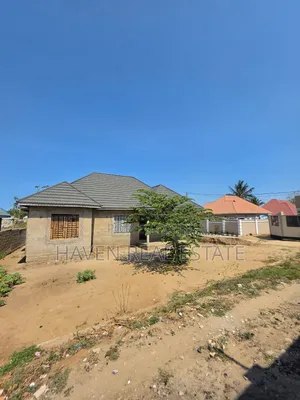 3bdrm House in Goba for sale