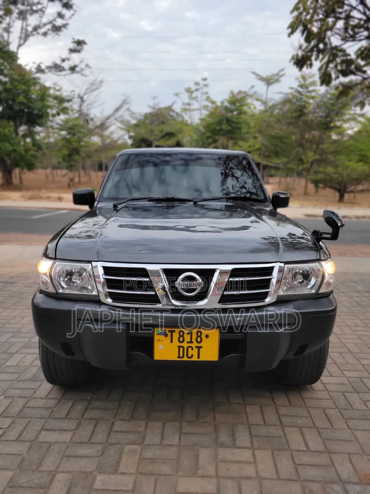 Nissan Patrol 2000 Gray