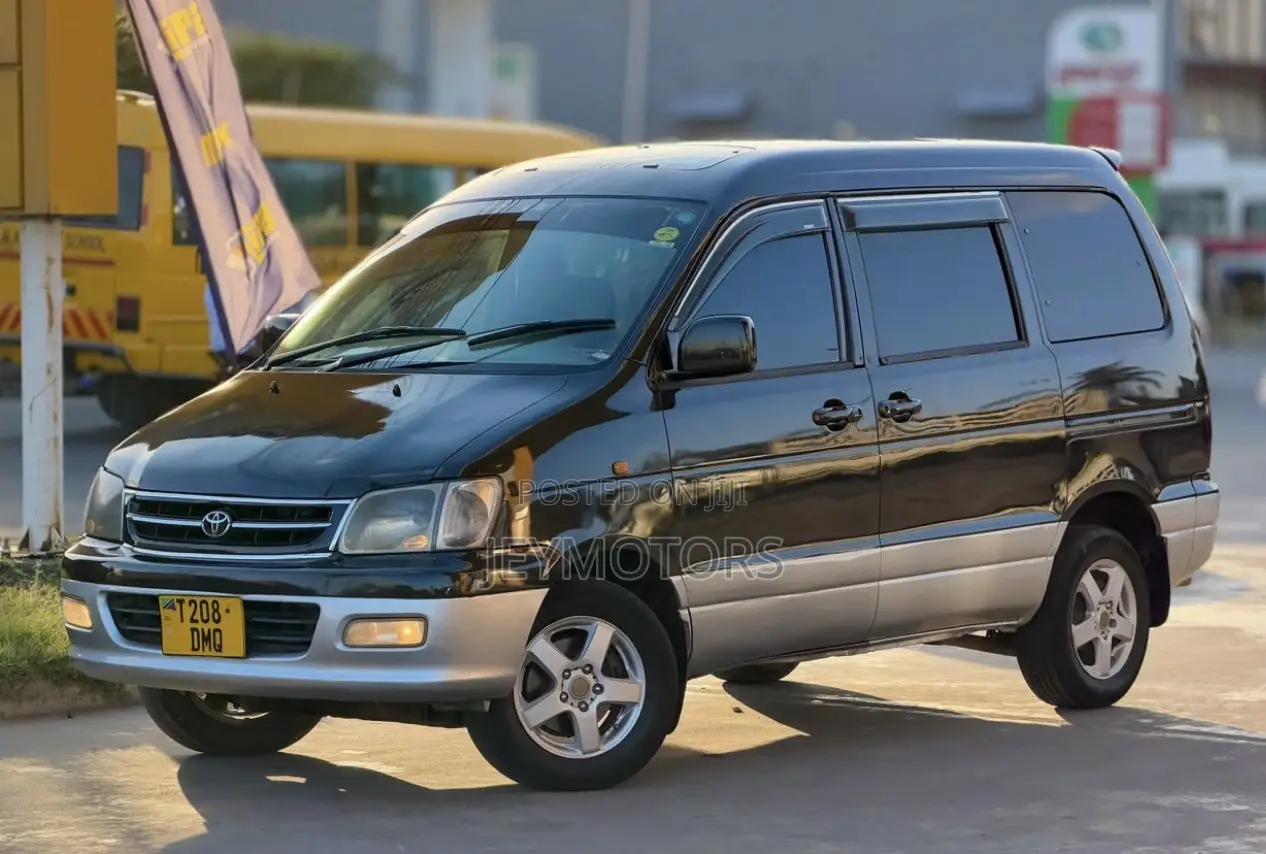 Toyota Noah 2001 Blue