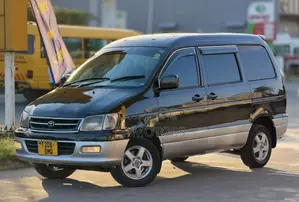 Toyota Noah 2001 Blue