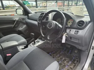 Toyota RAV4 Automatic 2000 Silver