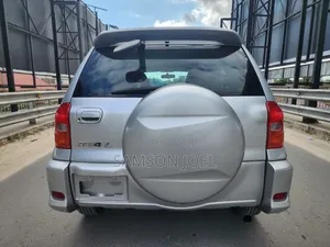 Toyota RAV4 Automatic 2000 Silver