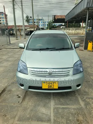 Toyota Raum 2002 Green