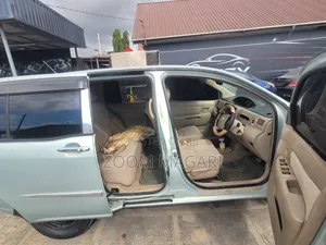 Toyota Raum 2002 Green