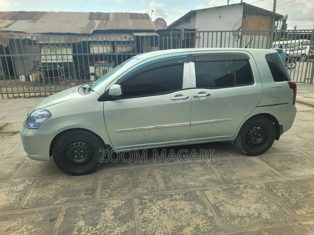 Toyota Raum 2002 Green