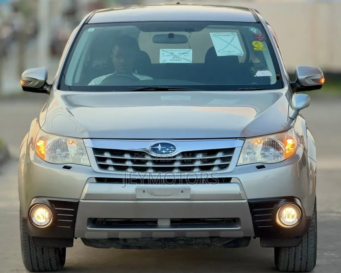 Subaru Forester 2011 Silver