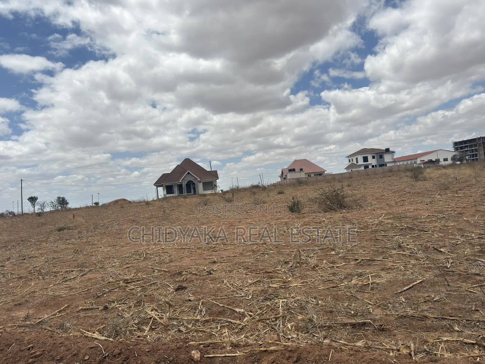 Kiwanja Kinauzwa Iyumbu Karibu Na Tume Ya Uchaguzi