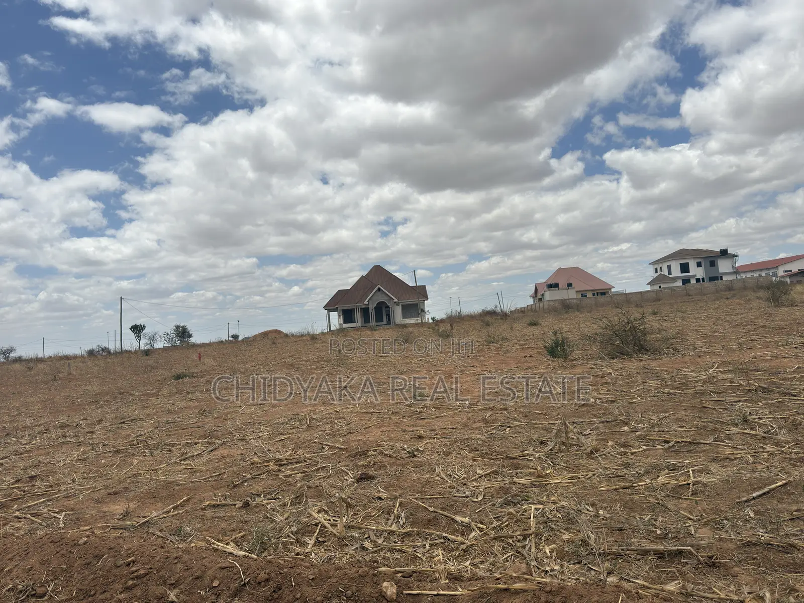Kiwanja Kinauzwa Iyumbu Karibu Na Tume Ya Uchaguzi