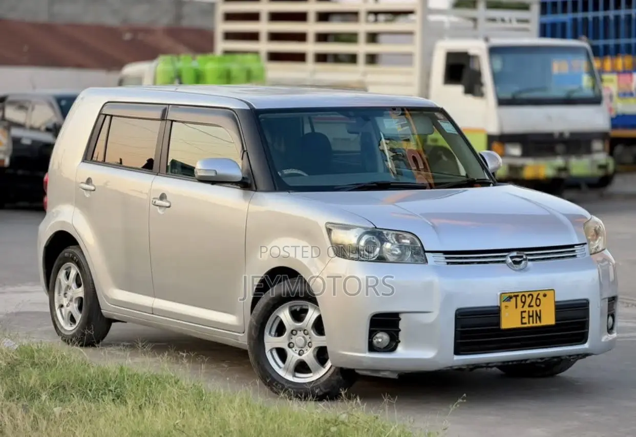 Toyota Corolla Rumion 2010 Silver