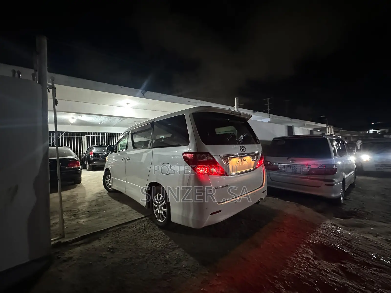 Toyota Alphard 2010 White