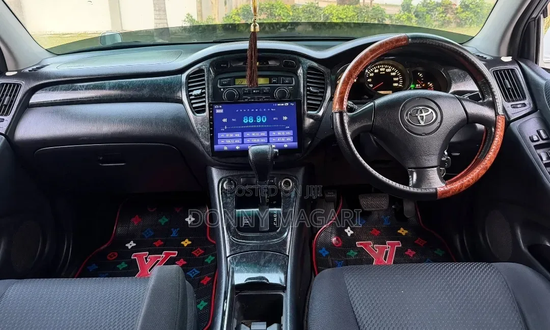 Toyota Kluger 2005 Silver