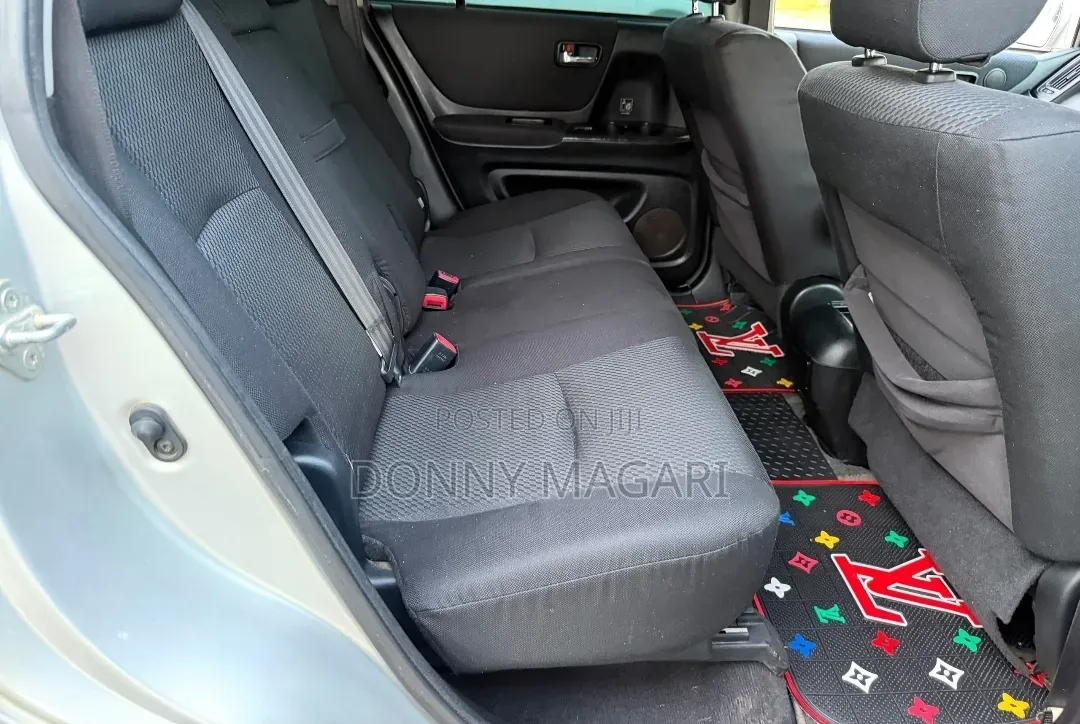 Toyota Kluger 2005 Silver