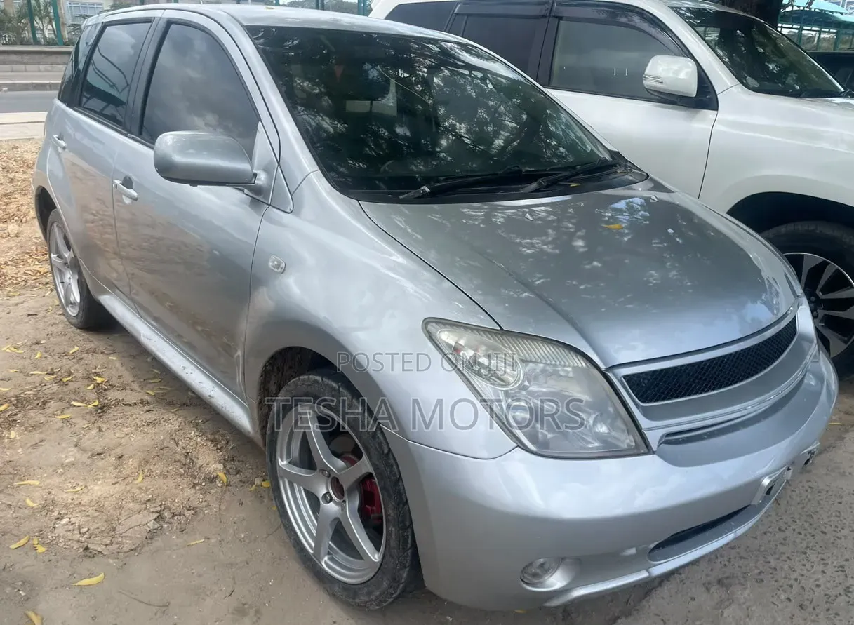 Toyota IST 2005 Silver