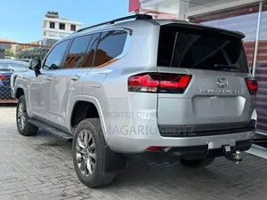Toyota Land Cruiser LC300 2024 Brown