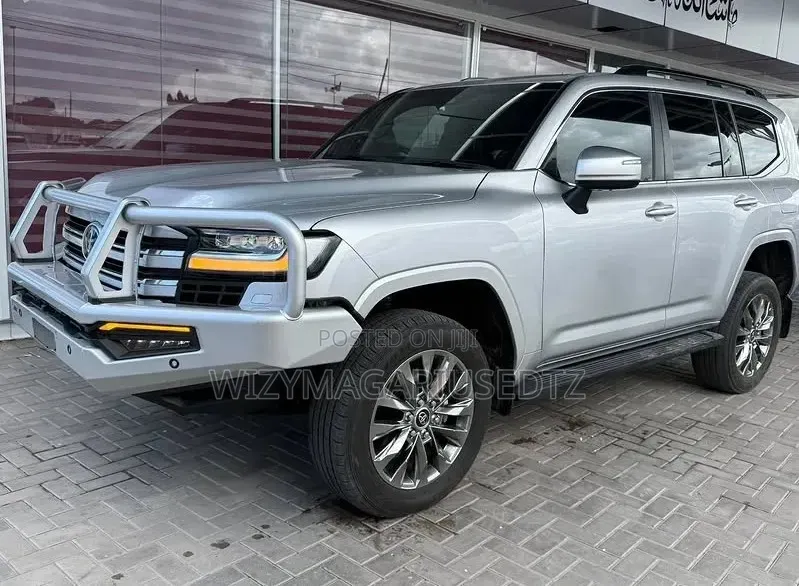 Toyota Land Cruiser LC300 2024 Brown