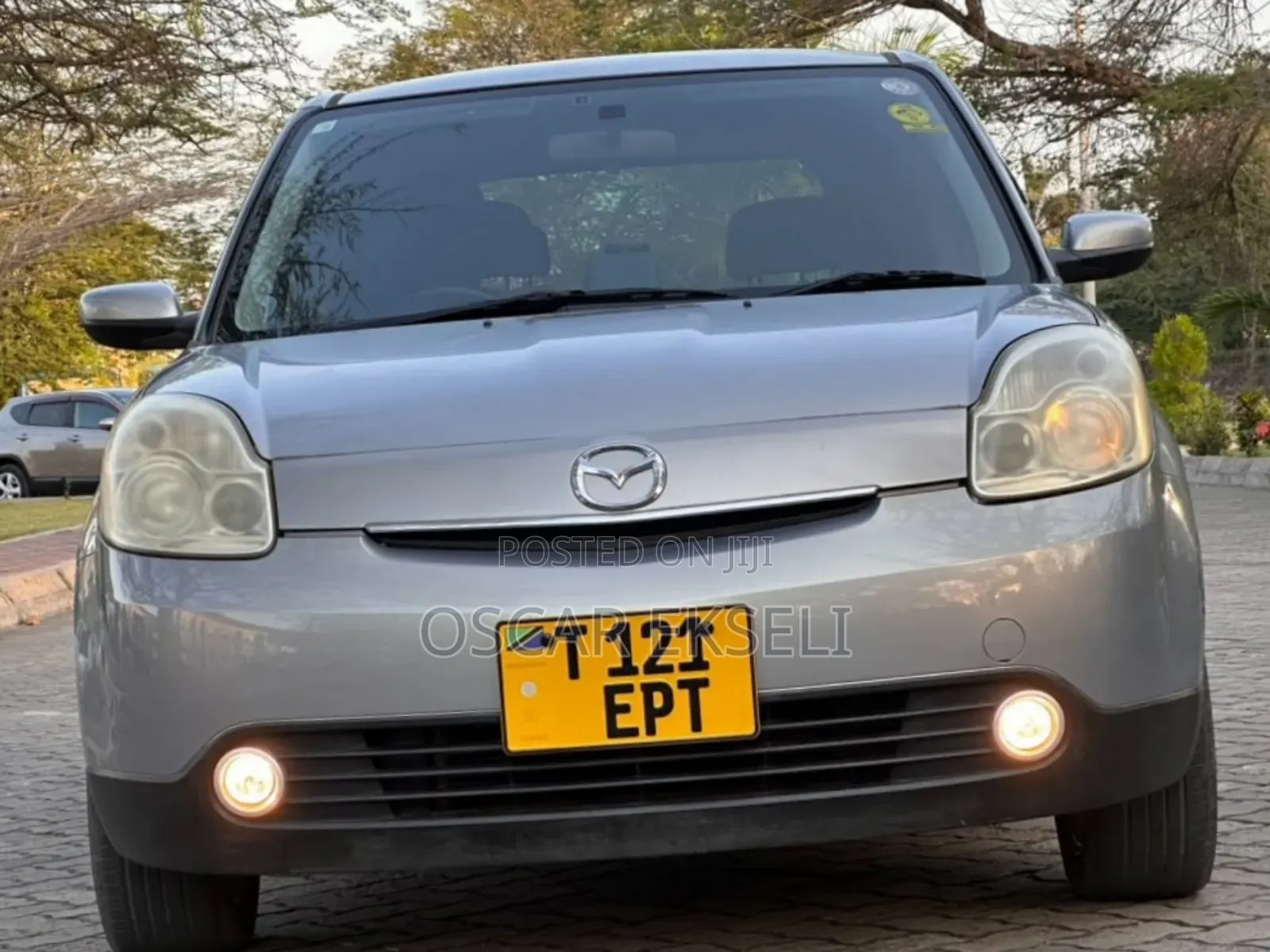 Mazda Verisa 2004 Gray