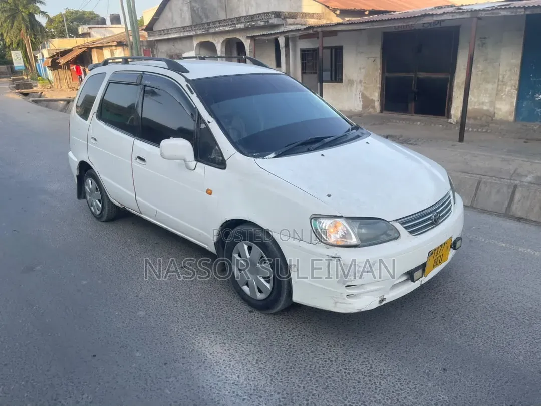 Toyota Corolla Spacio 2002 White