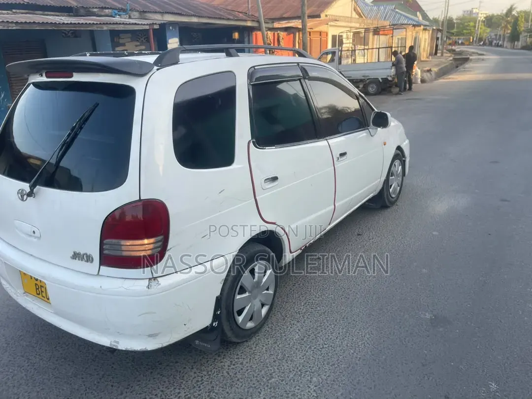 Toyota Corolla Spacio 2002 White
