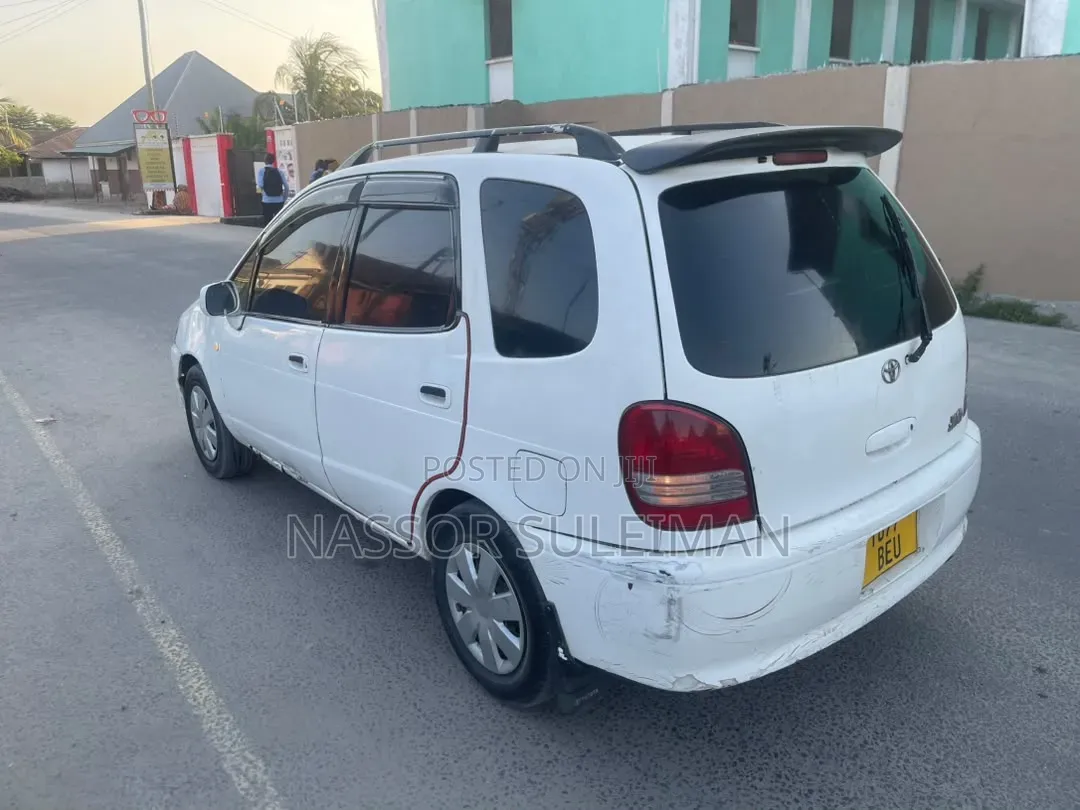 Toyota Corolla Spacio 2002 White
