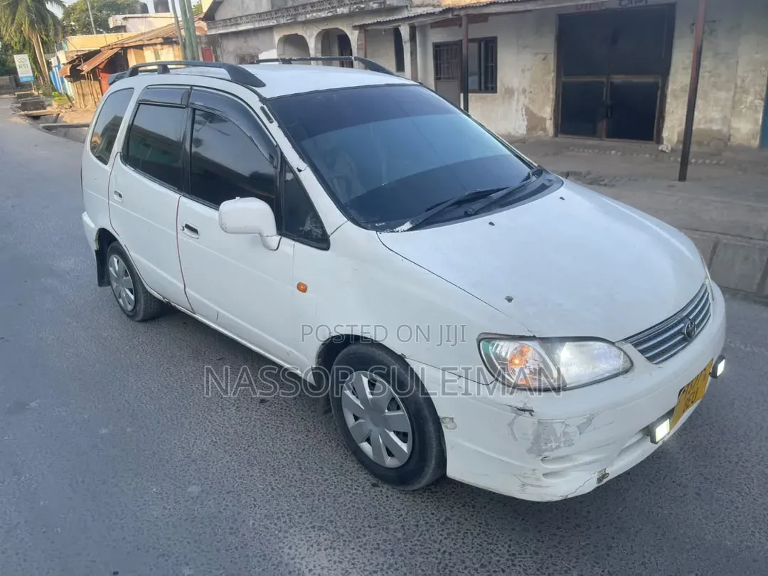 Toyota Corolla Spacio 2002 White