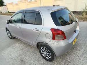 Toyota Vitz 2005 Silver