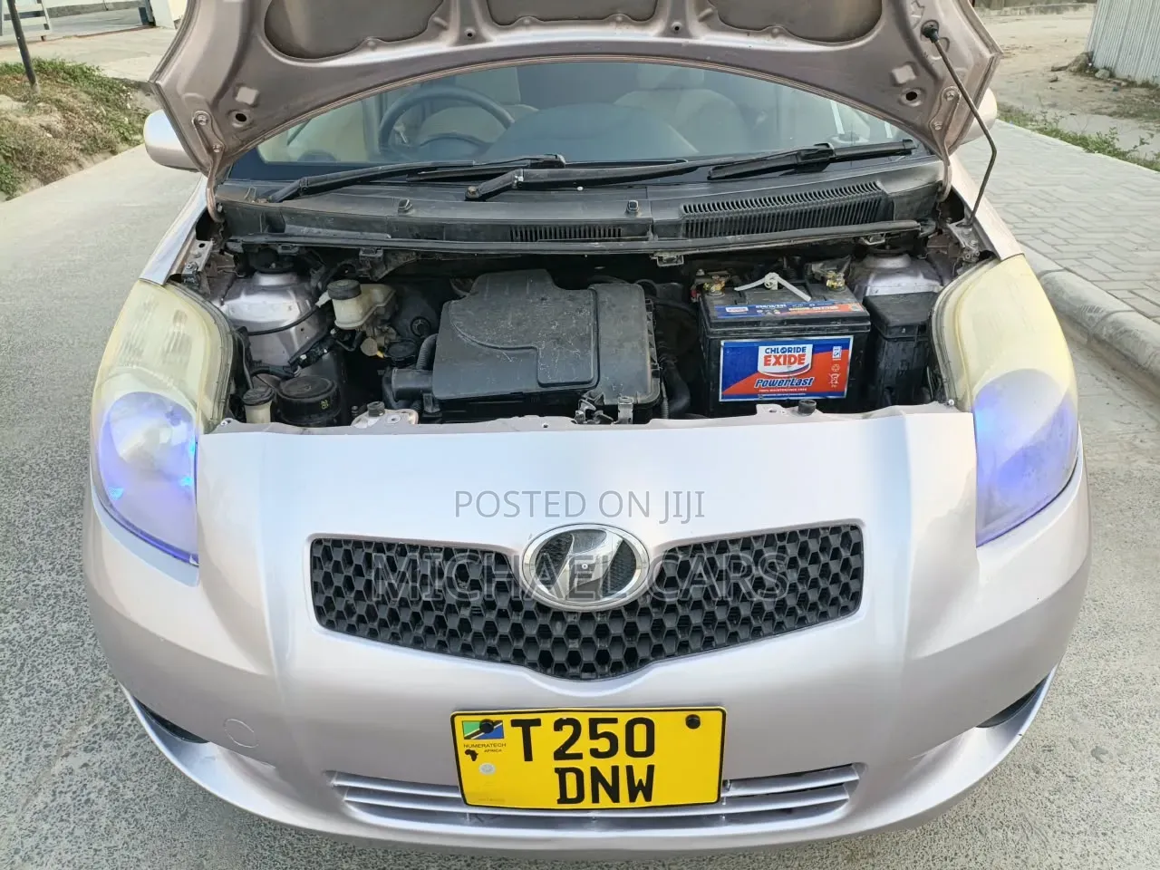 Toyota Vitz 2005 Silver