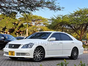 Toyota Crown Royale 2005 White