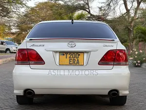 Toyota Crown Royale 2005 White