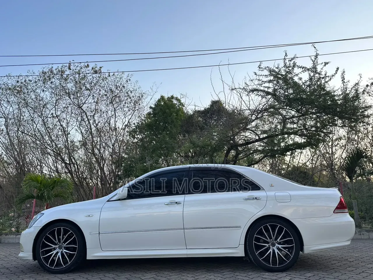 Toyota Crown Royale 2005 White