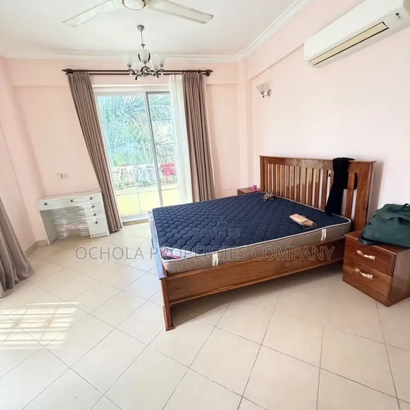 Furnished 3bdrm Apartment in Oyster Bay for rent