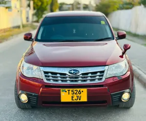 Subaru Forester 2011 Maroon
