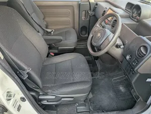 Toyota Porte 2013 White
