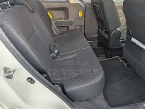 Toyota Porte 2013 White