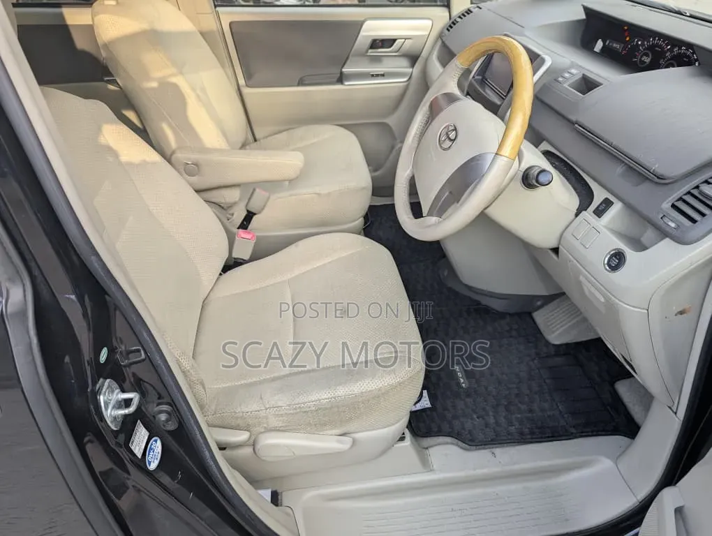 Toyota Noah 2009 Black
