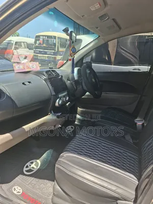 Toyota Passo 2005 Gold