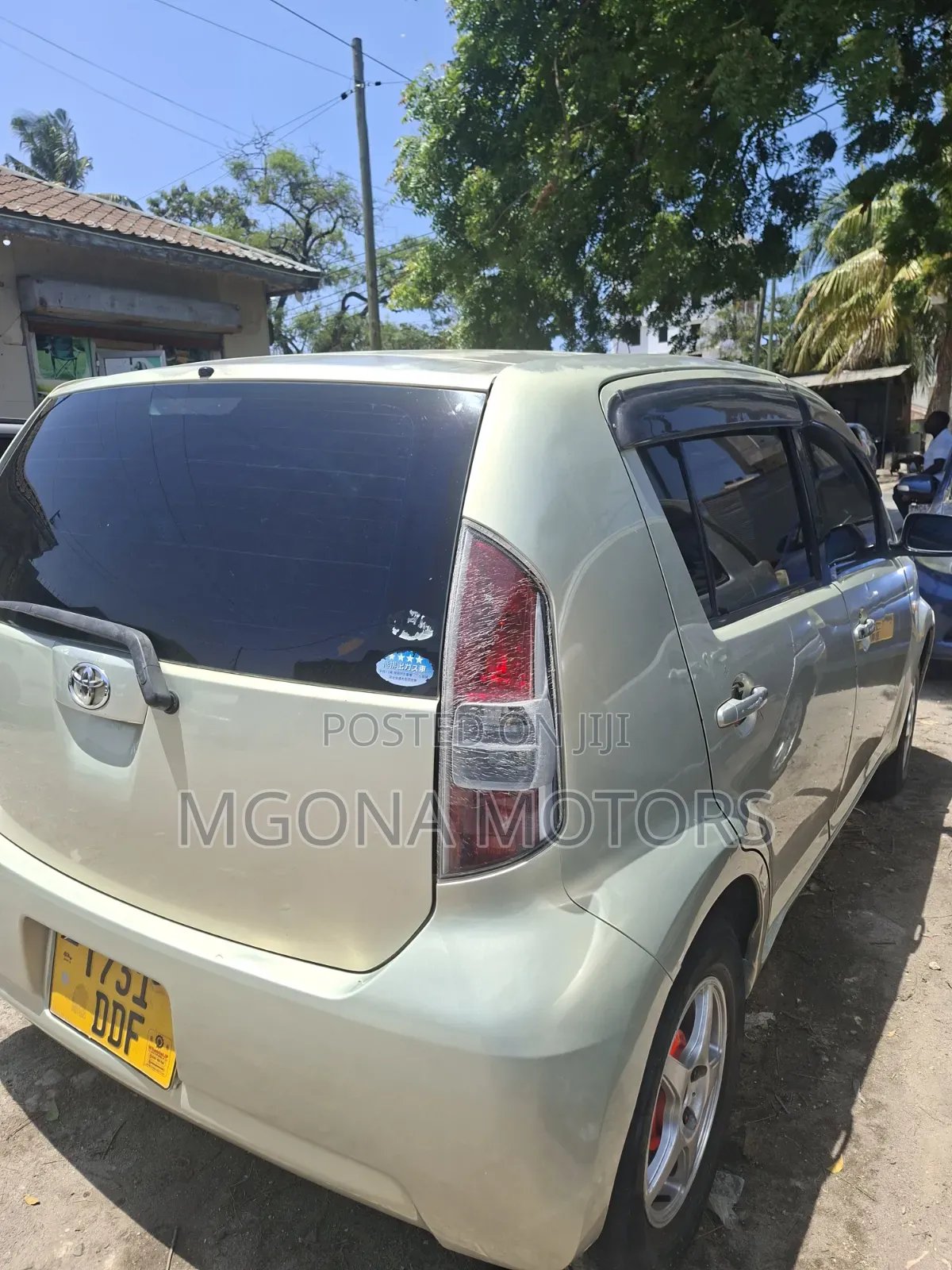 Toyota Passo 2005 Gold