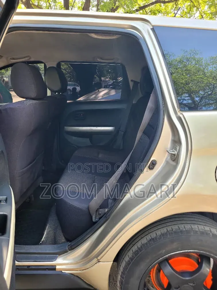 Toyota IST 2003 Gold