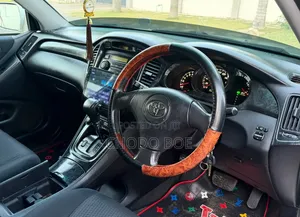 Toyota Kluger 2004 Silver